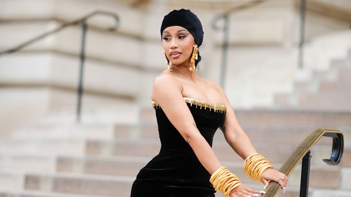 Cardi B’s glossy entryway proves this traditional coloration scheme is not going anyplace